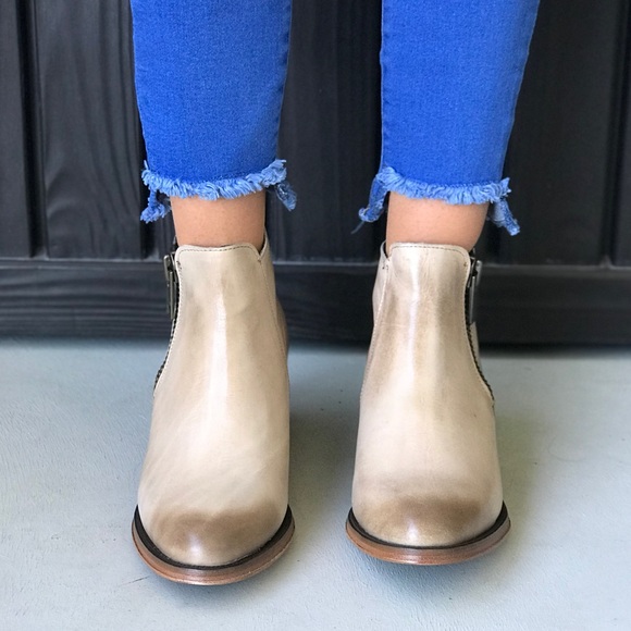 Leather Distressed Classic Chelsea Burnished Boots - Picture 3 of 8